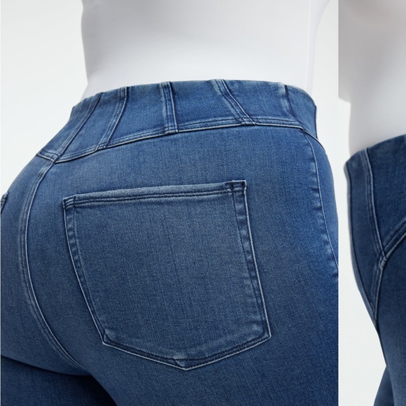 Good American Mega Compression Flare High Waist Jeans - Picture 5 of 15